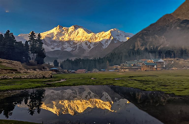 Farbenpracht und Vielfalt zu Füßen des Karakorum ©tariq sulemani/istock